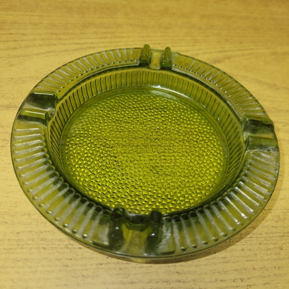 dont know Other - Vintage  Mid Century Ashtray